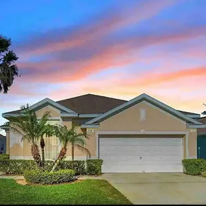 Villa Chic 4 Bedroom 3 Bath With Pool & Game, Davenport